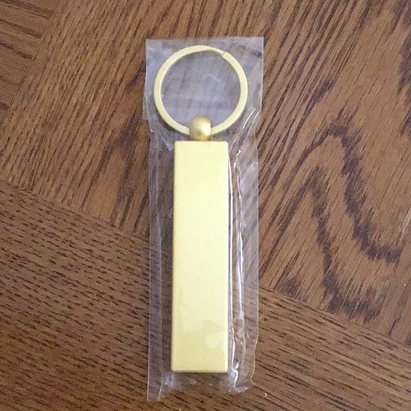 Gold Keychain Phone Stand - Picture 2 of 2
